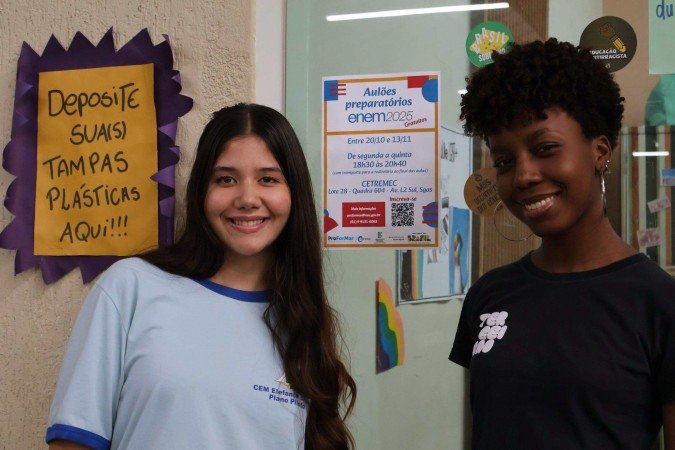  30/10/2025 Bruna Gaston CB/DA Press. Redação do Enem, Centro de Ensino Elefante Branco. Anna Júlia Lops e Ana Giulia Leal
      