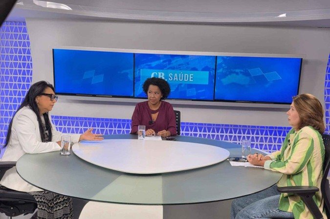 Josenice Gomes, ginecologista do Hospital Anchieta, é a entrevistada do CB.Saúde, com as jornalistas Carmen Souza e Sibele Negromonte - (crédito: Andrea Nalini/CB/D.A Press) Josenice Gomes, ginecologista do Hospital Anchieta, é a entrevistada do CB.Saúde, com as jornalistas Carmen Souza e Sibele Negromonte - (crédito: Andrea Nalini/CB/D.A Press)