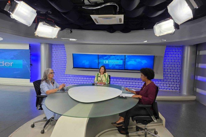 2025. Hélvia Paranaguá*, secretária de Educação, é a entrevistada do CB.Poder Especial de hoje. - (crédito: Andrea Nalini/CB/D.A Press) 2025. Hélvia Paranaguá*, secretária de Educação, é a entrevistada do CB.Poder Especial de hoje. - (crédito: Andrea Nalini/CB/D.A Press)