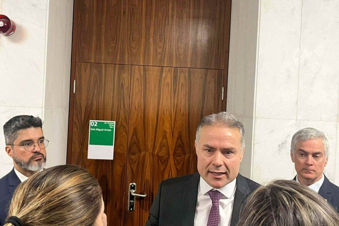 Renan Filho defende nova CNH sem burocracia: modelo atual 