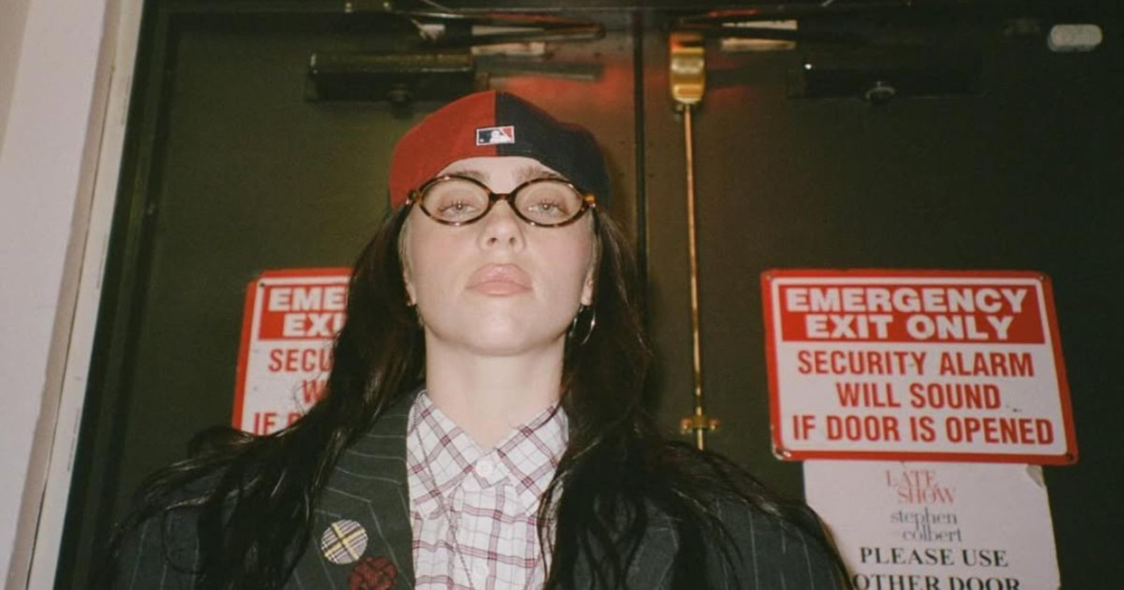 Billie Eilish revela insegurança com “Birds of a Feather” e surpreende fãs