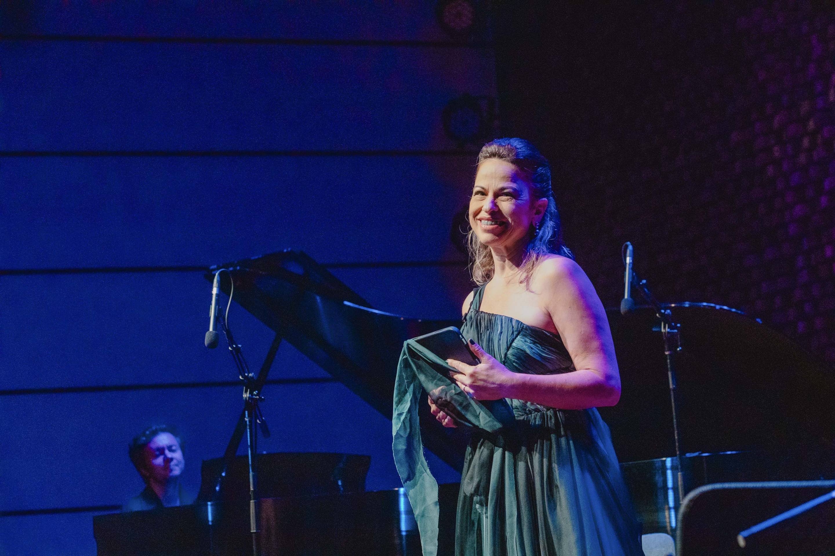 Cantora Ariadna Moreira leva ópera jazz ao Clube do Choro nesta quarta 