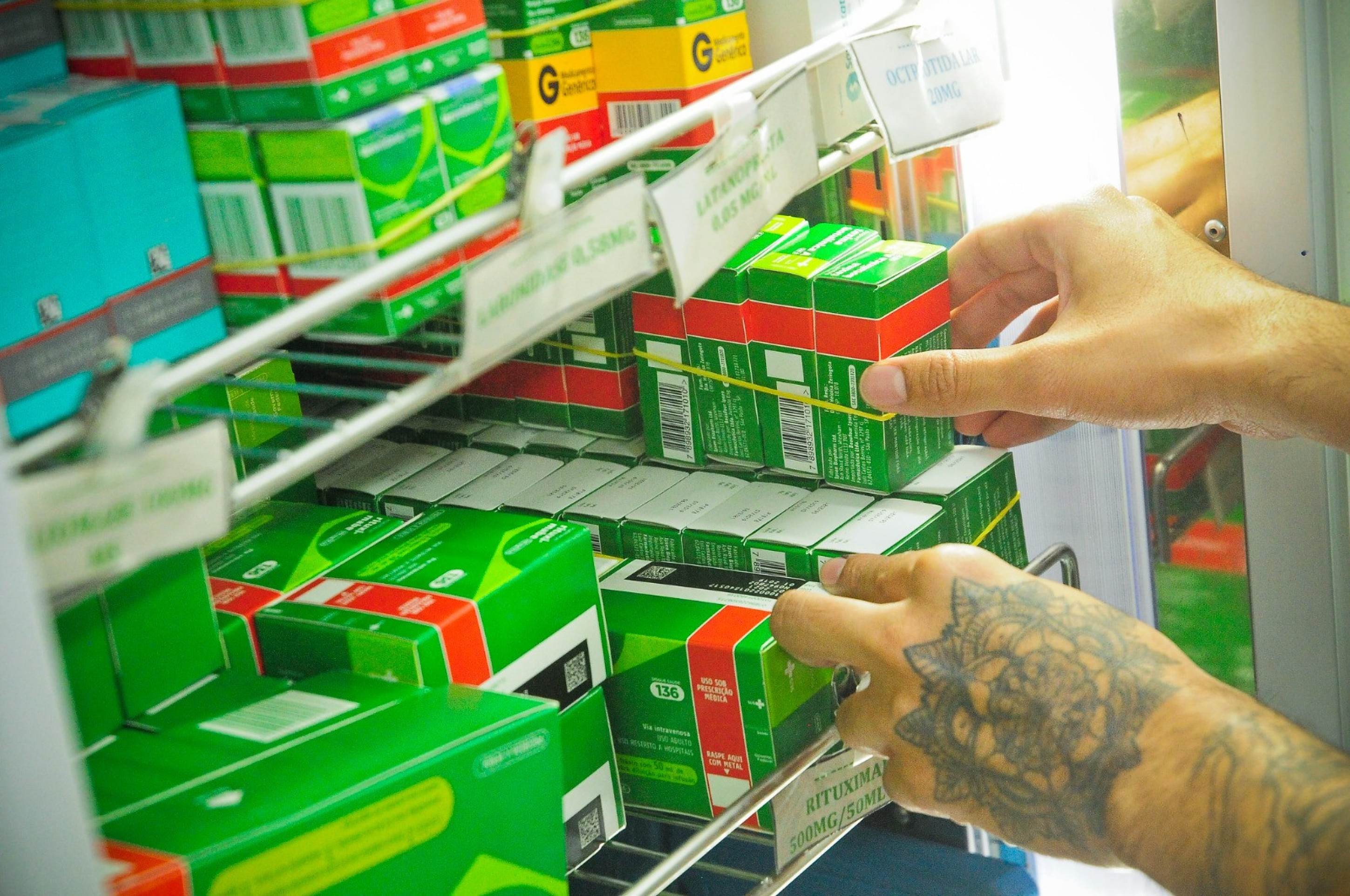 Secretaria de Saúde abre licitação para medicamentos à base de canabidiol