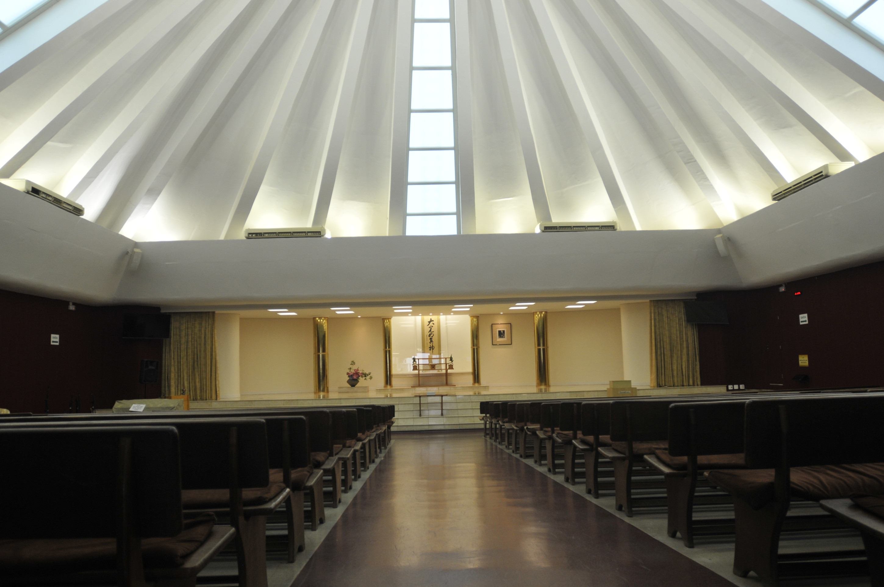 Em Bras&iacute;lia, a Igreja Messi&acirc;nica Mundial do Brasil est&aacute; localizada na Entrequadra 315/316 Norte