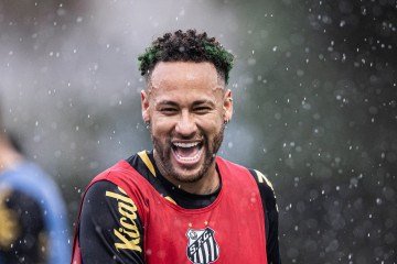 Neymar volta a ser relacionado, mas sem condições de jogar 90 minutos -  (crédito: Raul Baretta/Santos FC)