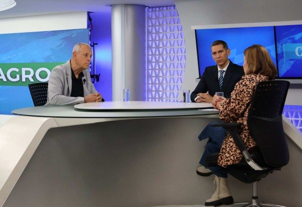 Bruna Gaston CB/DA Press