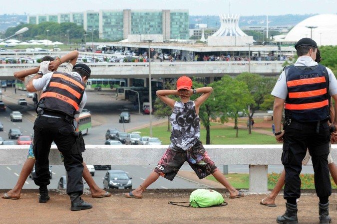 Brasília assistiu, nas últimas semanas, a vários episódios de crimes violentos envolvendo adolescentes como autores - (crédito: Minervino Junior/CB/D.A Press) Brasília assistiu, nas últimas semanas, a vários episódios de crimes violentos envolvendo adolescentes como autores - (crédito: Minervino Junior/CB/D.A Press)