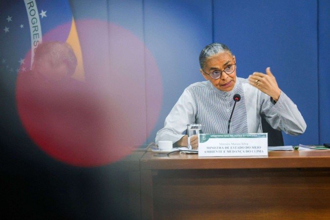 Marina também alertou para o fato de a comunidade científica apontar que o planeta aproxima-se de um ponto de Marina também alertou para o fato de a comunidade científica apontar que o planeta aproxima-se de um ponto de