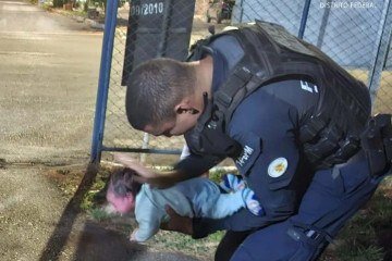 Após o atendimento inicial, o bebê foi encaminhado ao hospital da região para avaliação médica e acompanhamento - (crédito: Divulgação/PMDF) Após o atendimento inicial, o bebê foi encaminhado ao hospital da região para avaliação médica e acompanhamento - (crédito: Divulgação/PMDF)