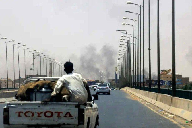 Desde abril de 2023, o Sudão sofre com uma guerra entre o Exército, liderado pelo general Abdel Fattah al Burhan, contra as FAR de seu antigo braço direito, Daglo -  (crédito:  AFP)