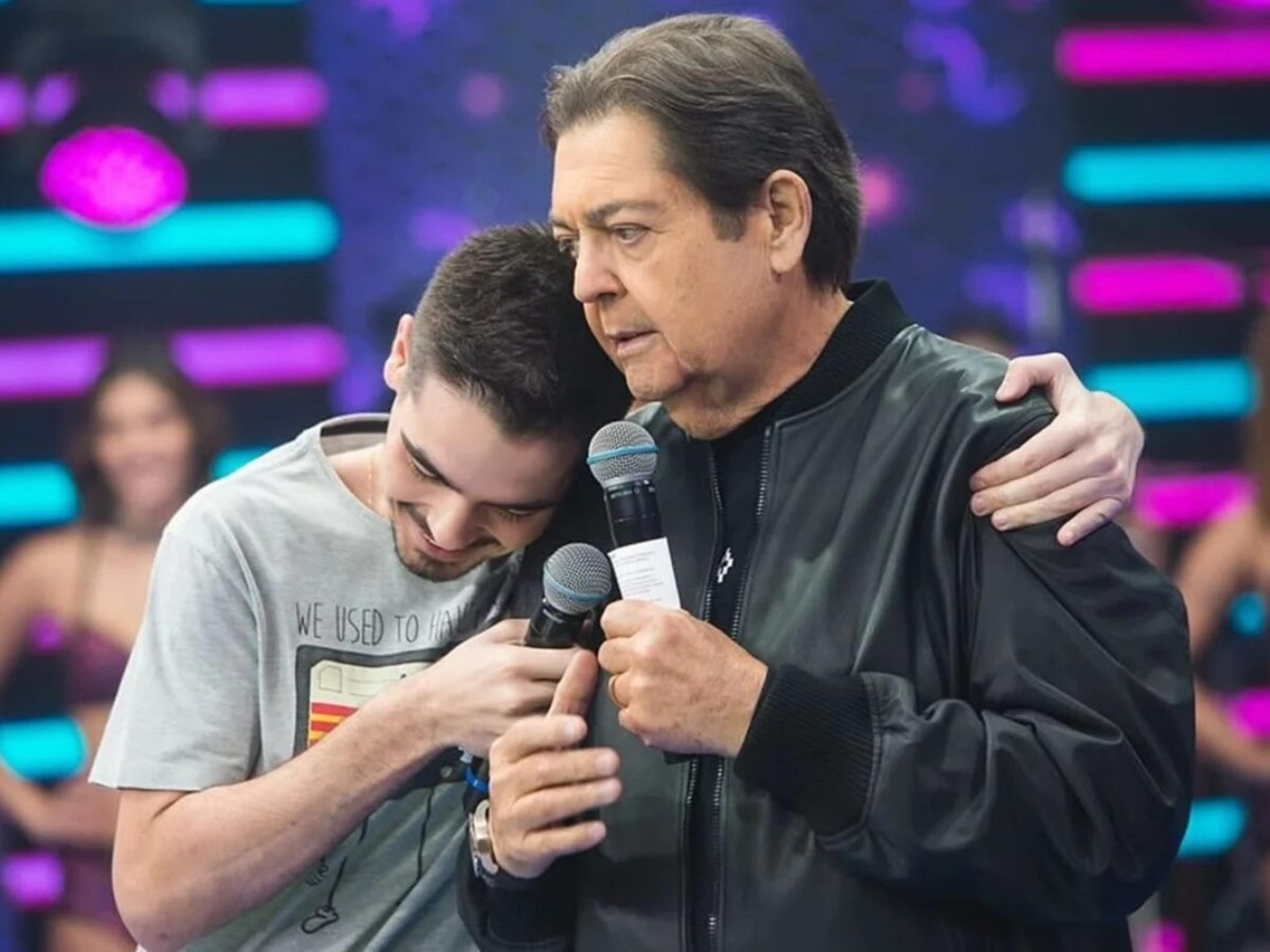 João Silva emociona com declaração ao pai, Faustão