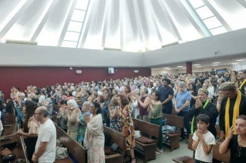 Fundada no Japão em 1935 por Mokiti Okada, o Meishu-Sama (Senhor da Luz), a Igreja Messiânica Mundial tem como proposta a criação de um Fundada no Japão em 1935 por Mokiti Okada, o Meishu-Sama (Senhor da Luz), a Igreja Messiânica Mundial tem como proposta a criação de um