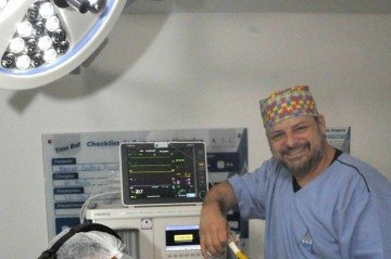 Fernanda Martins com o dentista
Paulo Sérgio Pinheiro - (crédito: Marcelo Ferreira/CB/D.A Press) Fernanda Martins com o dentista
Paulo Sérgio Pinheiro - (crédito: Marcelo Ferreira/CB/D.A Press)