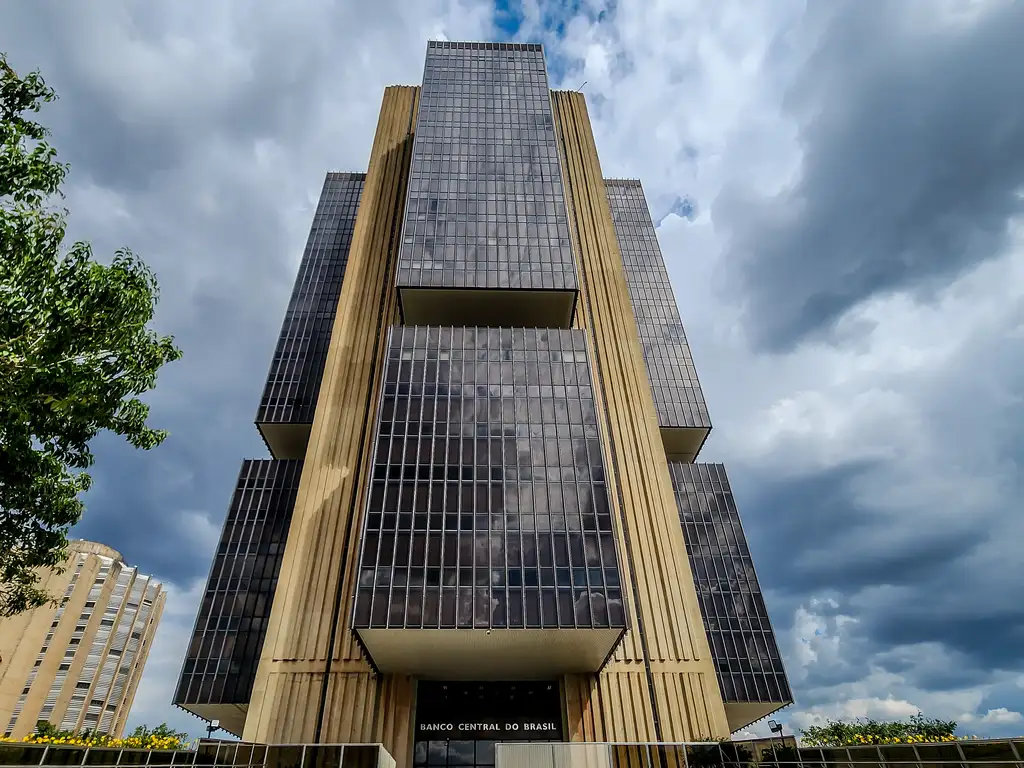 Pela lei de autonomia do BC, os diretores poderiam permanecer até a posse dos substitutos, mas ambos optaram por deixar os cargos ao final do mandato

 -  (crédito: Foto: Rafa Neddermeyer/Ag&ecirc;ncia Brasil)