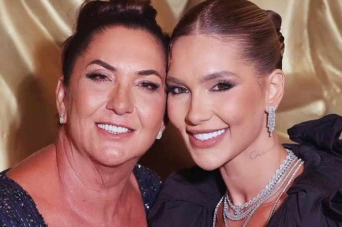 Mãe de Virginia sai em defesa da filha após críticas sobre namoro com Vini Jr.