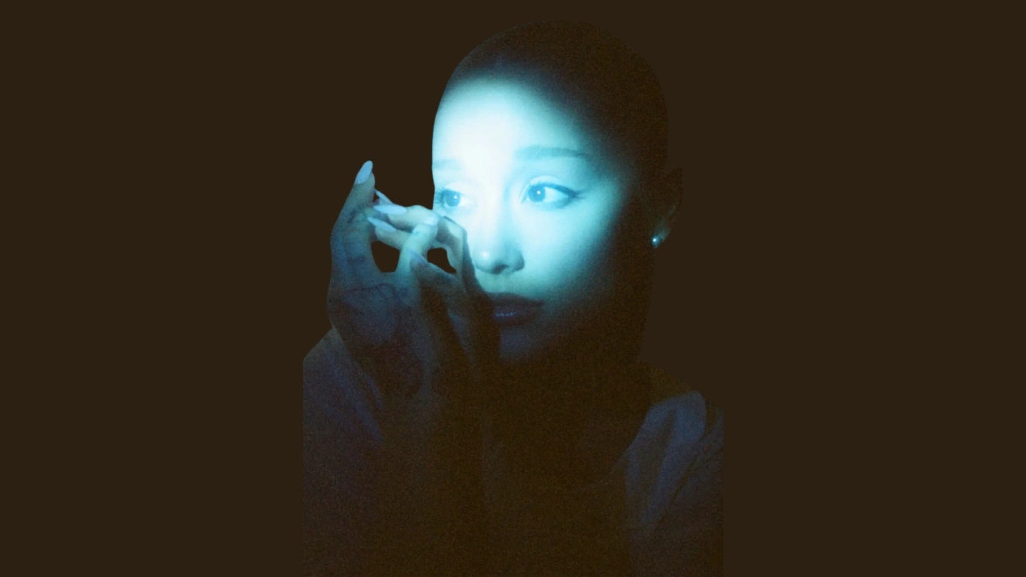 Ariana Grande anuncia pausa em turnês e foca em “Eternal Sunshine”