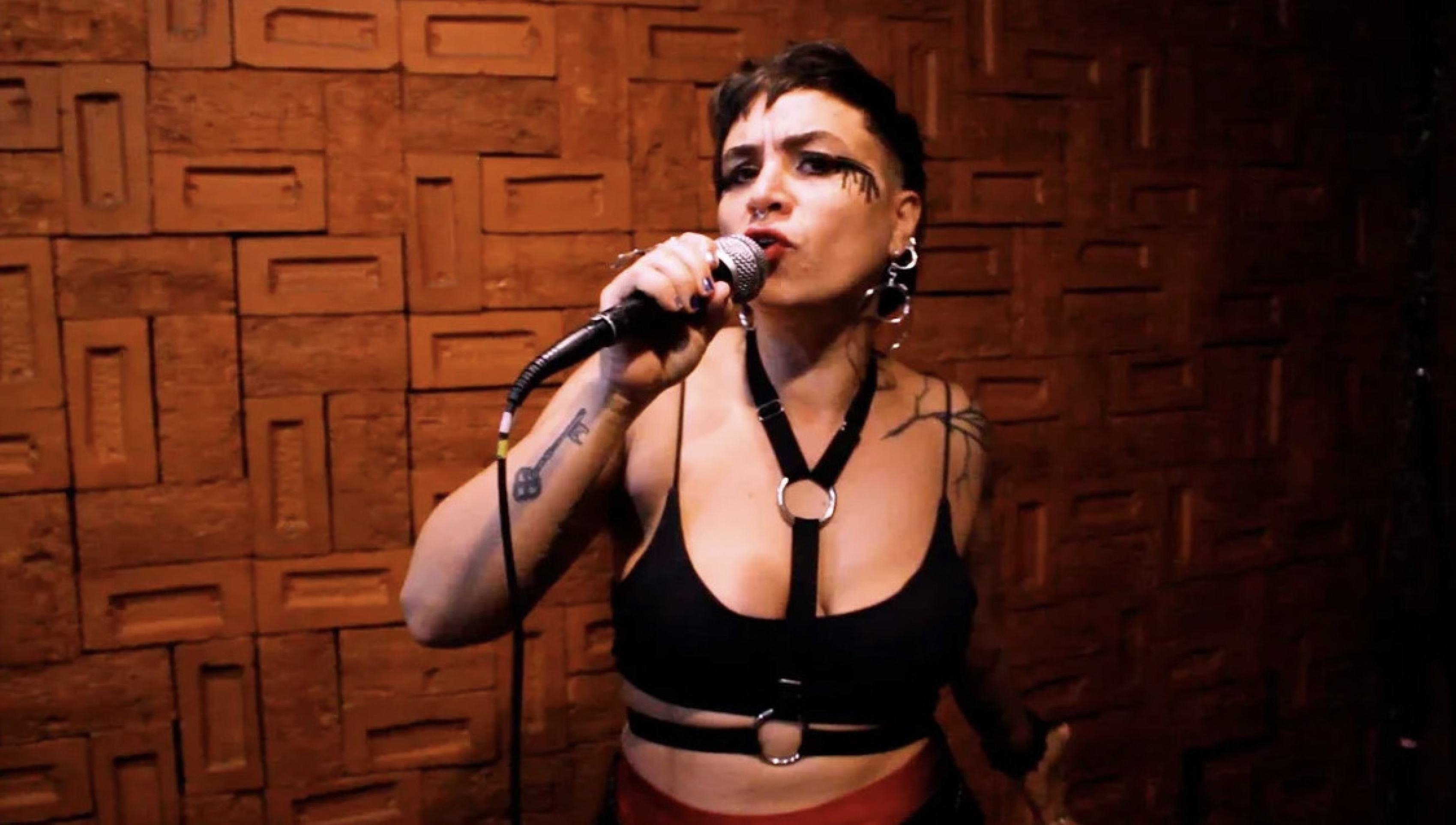 Malu Engel inaugura exposição 'Ouroboros' nesta quinta-feira (6/11) no Sesc