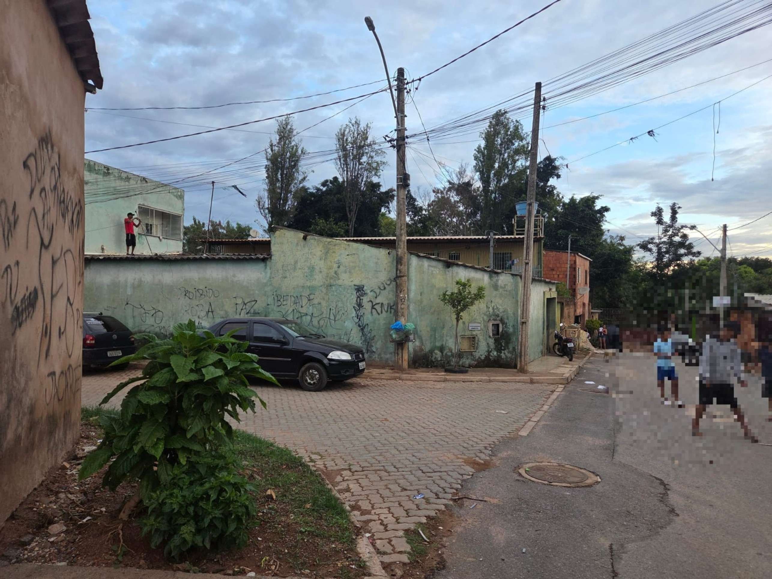 Adolescente baleada na cabeça é transferida para UTI do Hospital Base