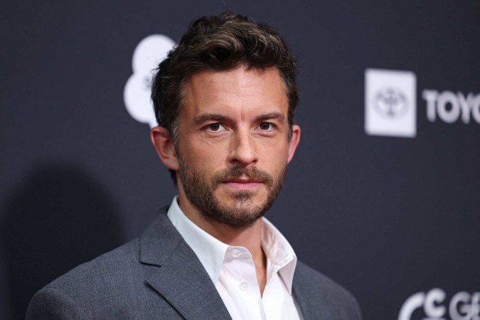 Jonathan Bailey é eleito o homem mais sexy do mundo em 2025