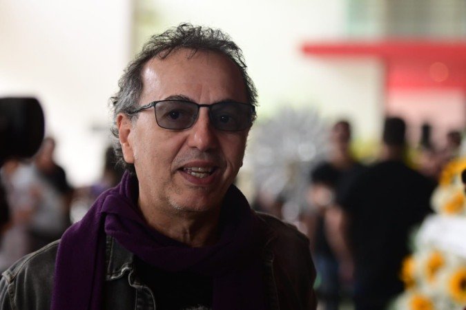 Zeca Baleiro recebeu a notícia da morte de Lô dentro de um voo para Belo Horizonte