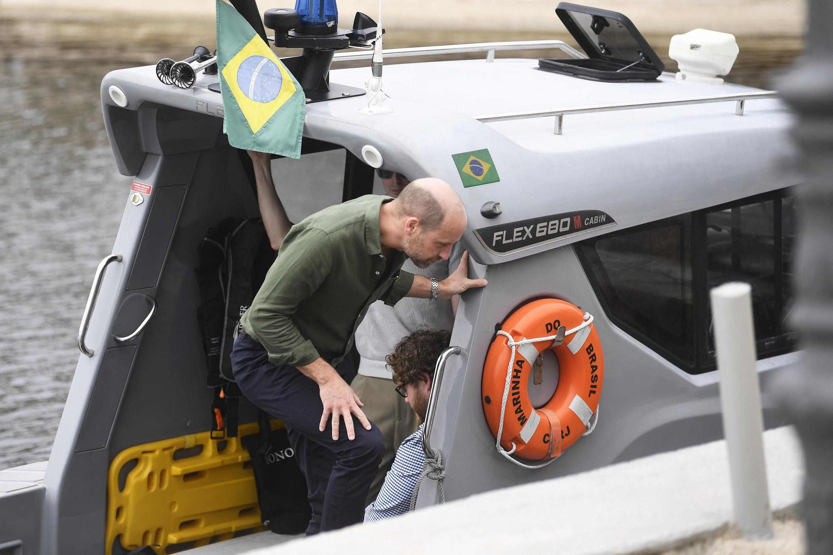 O príncipe William esteve na Ilha de Paquetá, no Rio de Janeiro, para uma visita na manhã desta terça-feira (4/11)            