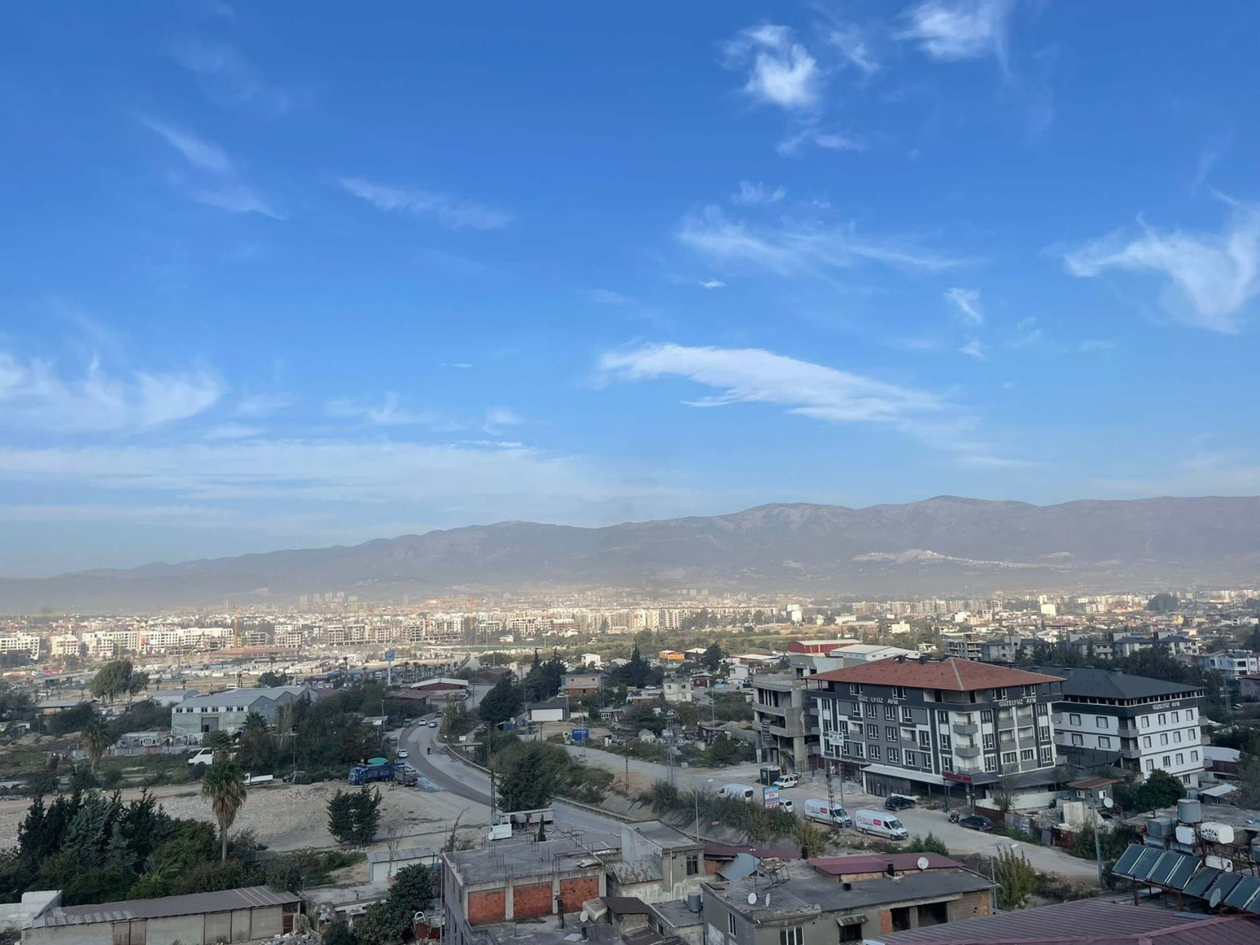 Reconstrução turca avança com 23 casas entregues por hora