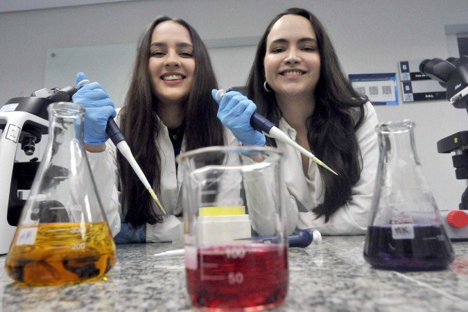 Amanda Fonseca e Lana Milhomen foram aprovadas no doutorado sem a necessidade de cursar mestrado -  (crédito:  Marcelo Ferreira/CB/D.A Press)