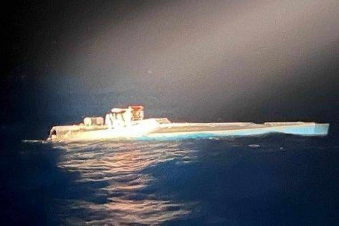 O narcossubmarino transportando 1,7 toneladas de cocaína que foi interceptado no Atlântico