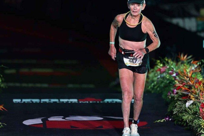 A mulher que se tornou a pessoa mais velha a completar o Ironman, uma das competições mais difíceis do mundo