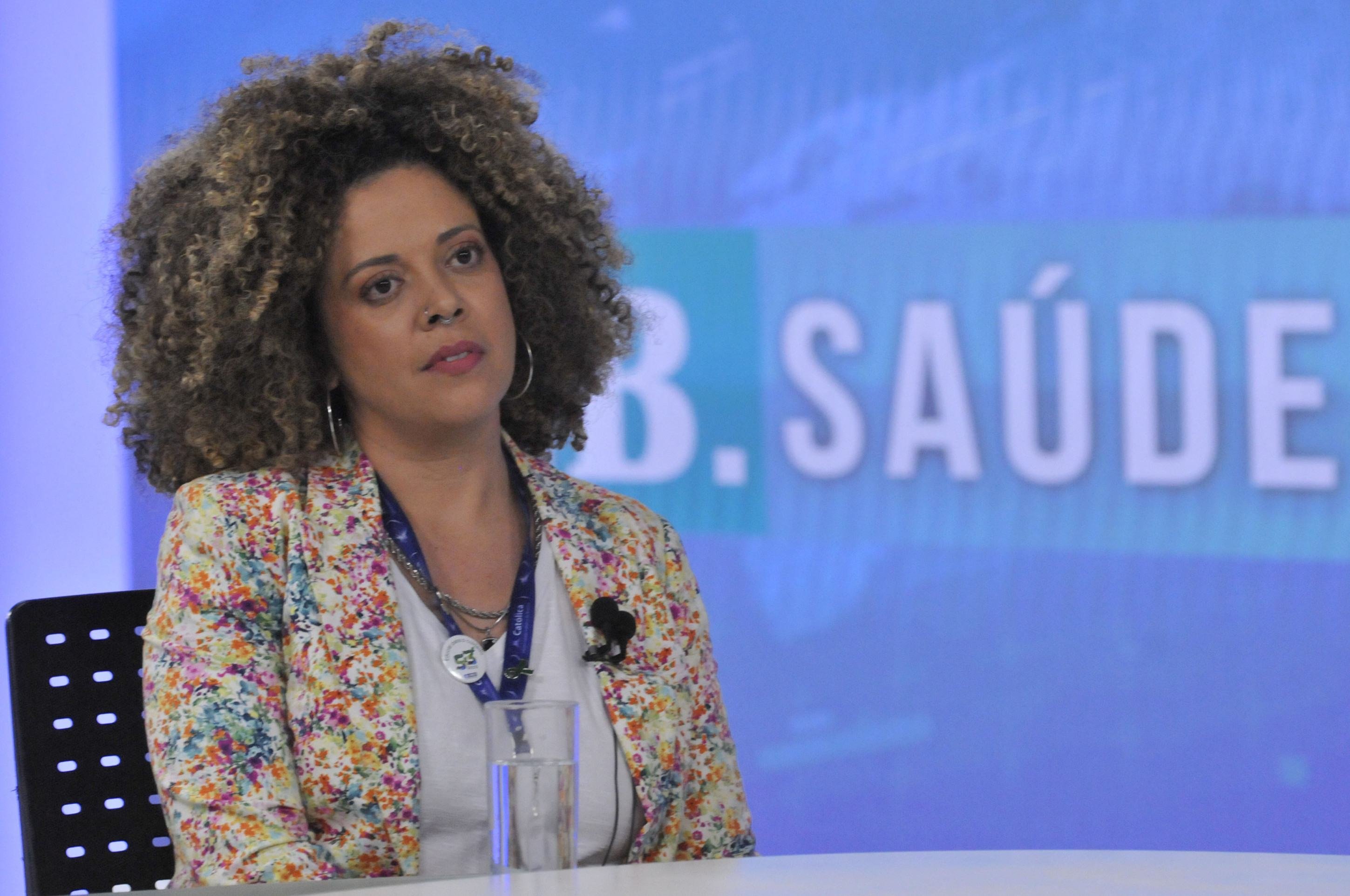 Psicóloga explica como o racismo impacta a saúde mental da população negra