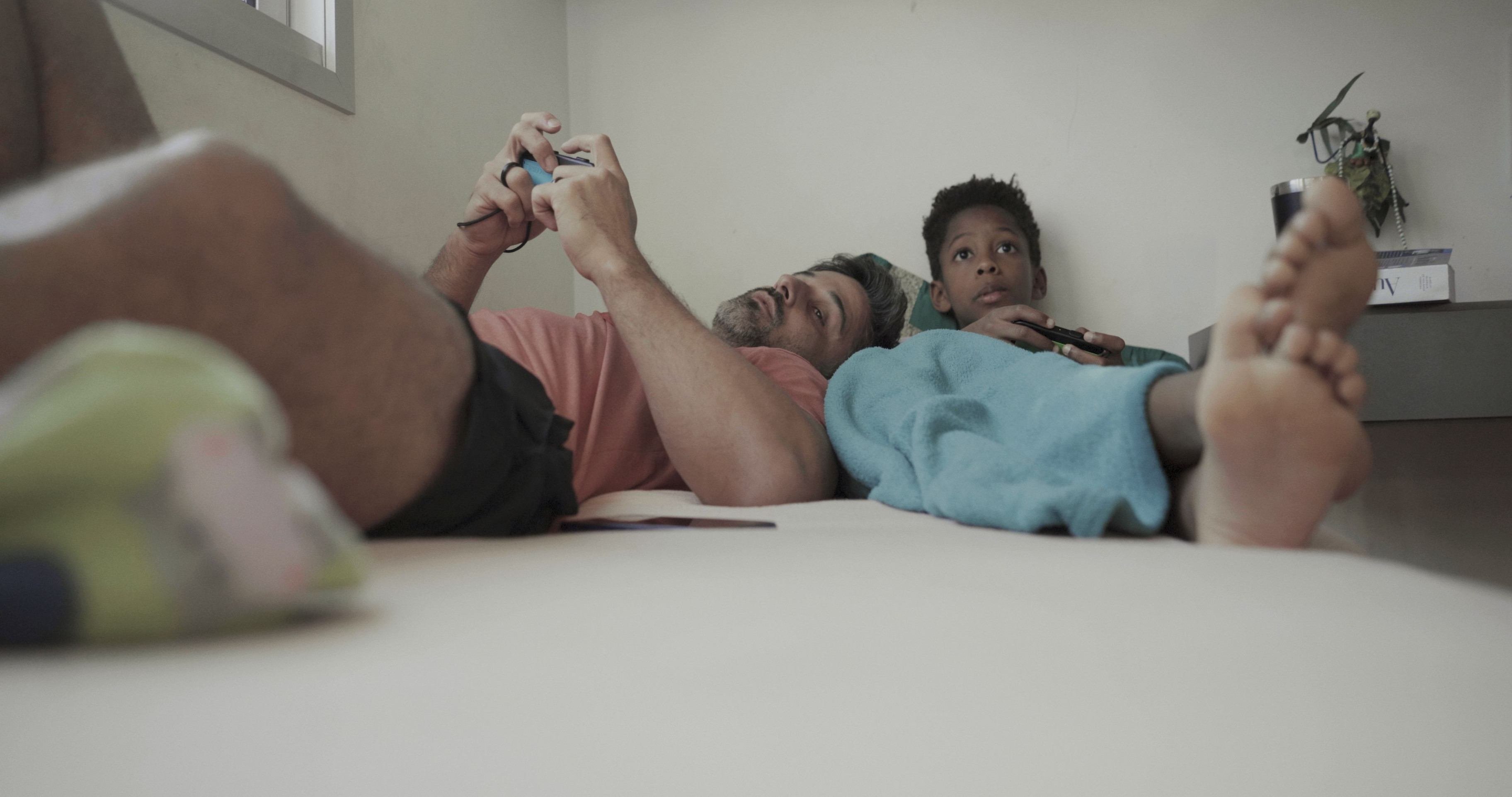 Da constituição de famílias e sonhos: confira crítica do documentário Lar