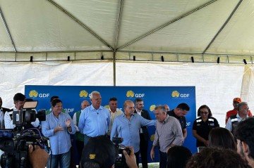 Governador do Distrito Federal, Ibaneis Rocha, em evento para assinatura de ordem de serviço - (crédito: Manuela Sá/CB/DA Press) Governador do Distrito Federal, Ibaneis Rocha, em evento para assinatura de ordem de serviço - (crédito: Manuela Sá/CB/DA Press)