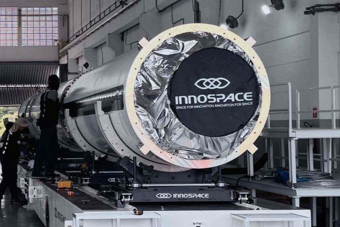 O foguete Hanbit-Nano, trazido para o Brasil pela empresa sul-coreana, vai pôr em órbita cinco satélites - (crédito: Divulgação/INNOSPACE) O foguete Hanbit-Nano, trazido para o Brasil pela empresa sul-coreana, vai pôr em órbita cinco satélites - (crédito: Divulgação/INNOSPACE)