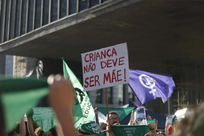 Ato no Masp protesta contra a vulnerabilidade de crianças à violência sexual. Projeto aprovado pela Câmara tem tudo para ser judicializado - (crédito: Paulo Pinto/Agencia Brasil) Ato no Masp protesta contra a vulnerabilidade de crianças à violência sexual. Projeto aprovado pela Câmara tem tudo para ser judicializado - (crédito: Paulo Pinto/Agencia Brasil)