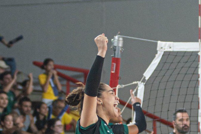 A levantadora aceitou convite do técnico Spencer Lee: triunfo pessoal