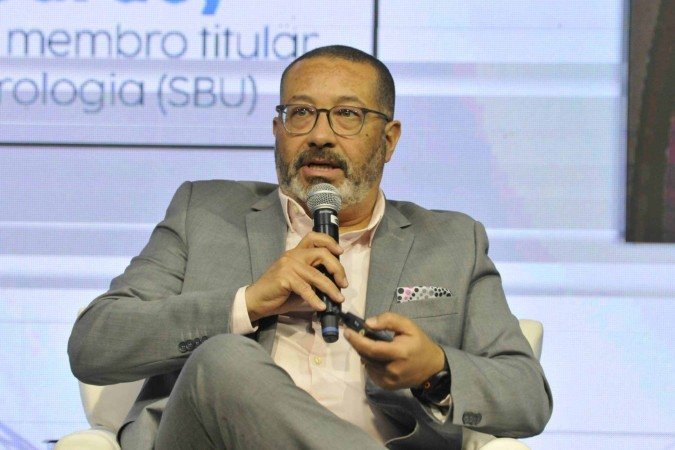 Dr. Guilherme Coaracy destacou que a ideia equivocada de que o homem precisa ser sempre "forte" contribui para o atraso na busca por atendimento médico -  (crédito: Minervino Júnior/CB/D.A.Press)