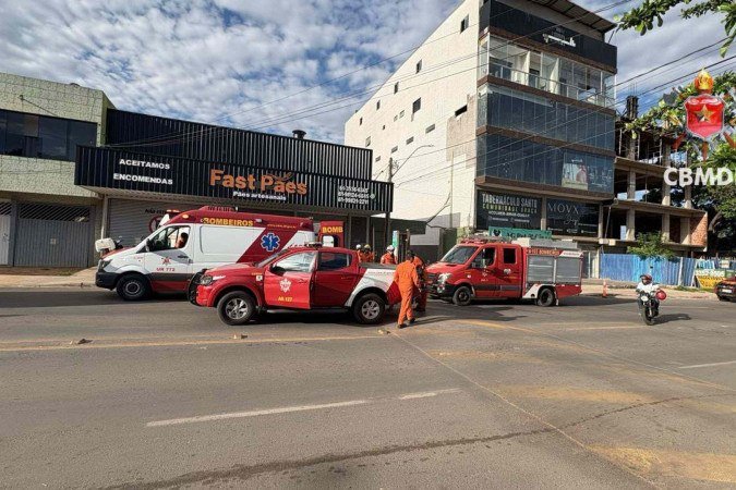 Após os primeiros atendimentos no local, ele foi levado a uma unidade hospitalar de referência - (crédito: Divulgação/CBMDF) Após os primeiros atendimentos no local, ele foi levado a uma unidade hospitalar de referência - (crédito: Divulgação/CBMDF)