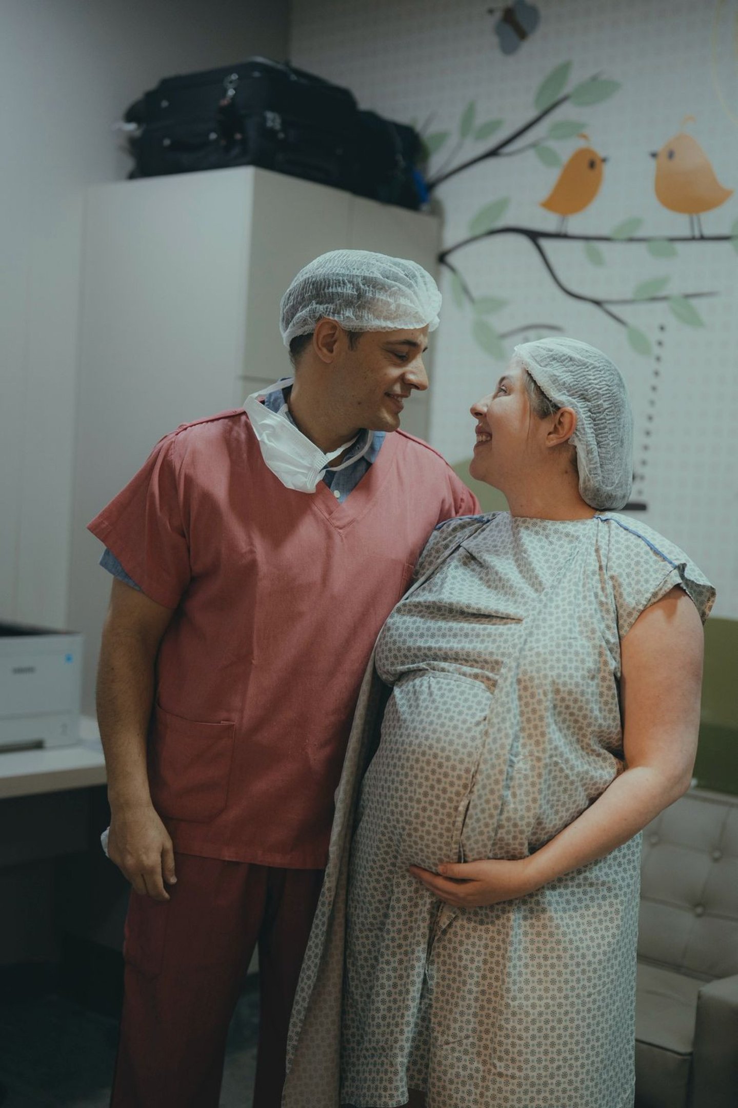 Licença-paternidade, aprovada pela Câmara, reforça vínculo e divide responsabilidades. 