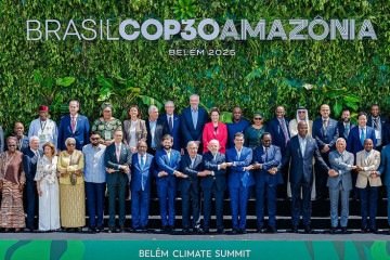 Foto reúne chefes de Estado e líderes internacionais que participam da Cúpula de Líderes da COP30, em Belém -  (crédito: Ricardo Stuckert / PR)