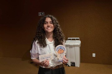  Letícia Machado, de 14 anos, venceu o terceiro lugar na categoria de 13 a 17 anos