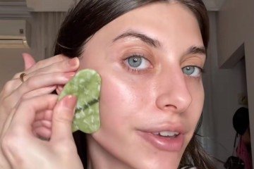 Massageador gua sha
- (crédito: Reprodução/TikTok/@sogarico) Massageador gua sha
- (crédito: Reprodução/TikTok/@sogarico)