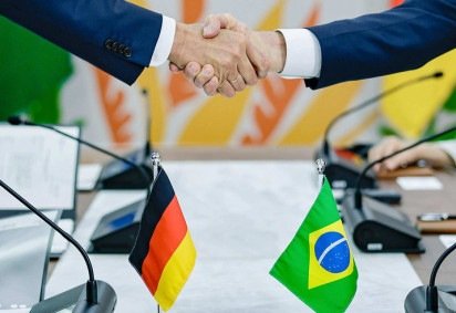 Alemanha despista sobre quanto investirá no fundo de florestas tropicais
       -  (crédito: Ricardo Stuckert / PR) -Alemanha despista sobre quanto investirá no fundo de florestas tropicais
       -  (crédito: Ricardo Stuckert / PR)