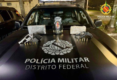 Troca de tiros terminou com duas mortes no Gama. Polícia apreendeu entorpecentes e armas -  (crédito: Divulgação/PMDF) -Troca de tiros terminou com duas mortes no Gama. Polícia apreendeu entorpecentes e armas -  (crédito: Divulgação/PMDF)