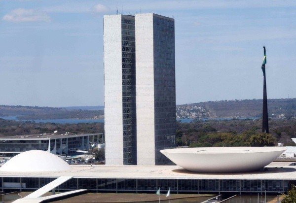 De acordo com dados do TSE, em 2018, o Fundo Eleitoral que era R$ 1,7 bilhão passou para R$ 5 bilhões em 2024 -  (crédito: Ed Alves CB/DA Press)