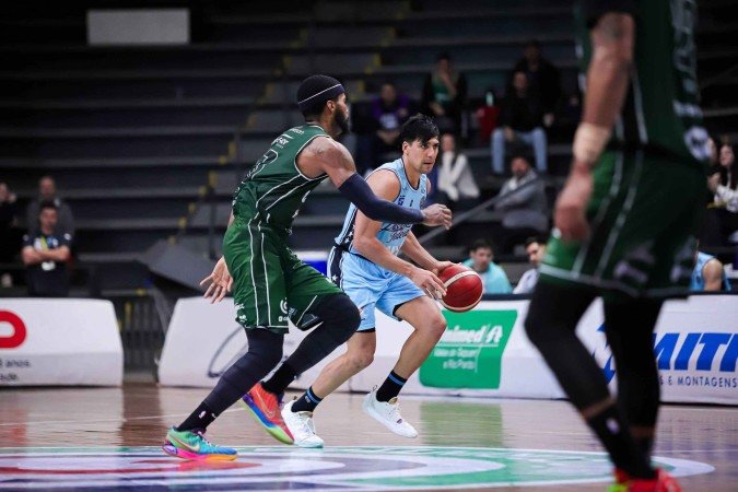 Brasília Basquete acumula duas derrotas consecutivas: perdeu a invencibilidade para o Pinheiros no sábado e acumula mais um revés, agora para o União Corinthians - (crédito: Vinicius Molz Schubert/@vinicius_schubert) Brasília Basquete acumula duas derrotas consecutivas: perdeu a invencibilidade para o Pinheiros no sábado e acumula mais um revés, agora para o União Corinthians - (crédito: Vinicius Molz Schubert/@vinicius_schubert)