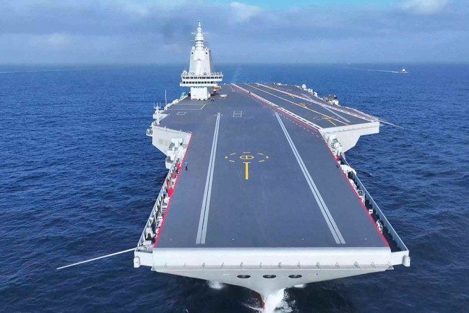 China acelera modernização militar com terceiro porta-aviões
