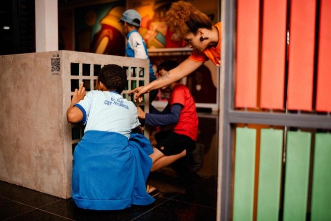 Visitantes são convidados a construir e desmontar sua própria versão de Brasília, com estímulo à leitura crítica do espaço urbano, mas também vínculo afetivo - (crédito: Vanessa Acioly) Visitantes são convidados a construir e desmontar sua própria versão de Brasília, com estímulo à leitura crítica do espaço urbano, mas também vínculo afetivo - (crédito: Vanessa Acioly)