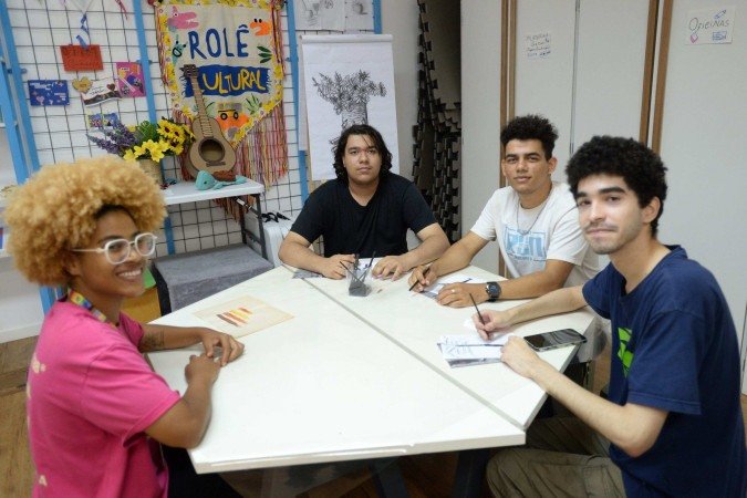 Fabiana Souza, com Samuel Omar, Luan Coelho e Emanuel Pereira - (crédito: Minervino Júnior/CB/D.A.Press) Fabiana Souza, com Samuel Omar, Luan Coelho e Emanuel Pereira - (crédito: Minervino Júnior/CB/D.A.Press)