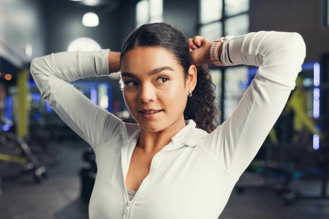 Adotar cuidados antes e após o treino ajuda a manter os cabelos saudáveis (Imagem: PeopleImages | Shutterstock) - (crédito: EdiCase) Adotar cuidados antes e após o treino ajuda a manter os cabelos saudáveis (Imagem: PeopleImages | Shutterstock) - (crédito: EdiCase)