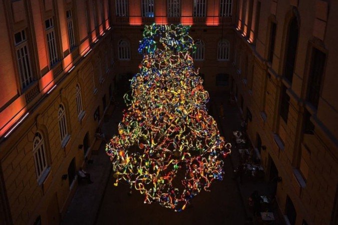 Escultura exposta no CCBB de Belo Horizonte